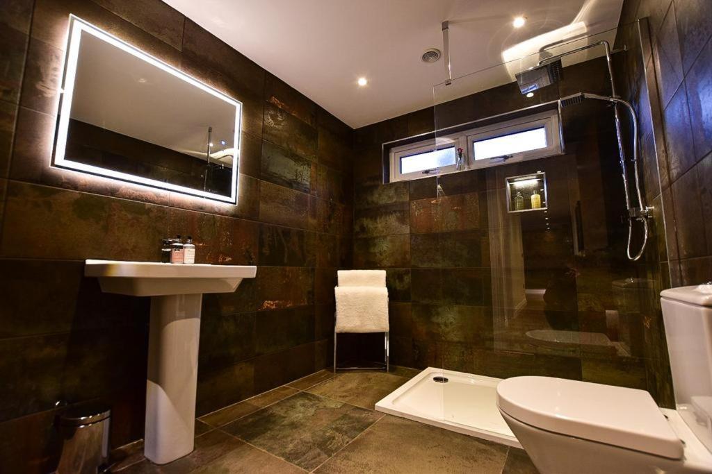 בלקפול Wayside Lodge מראה חיצוני תמונה